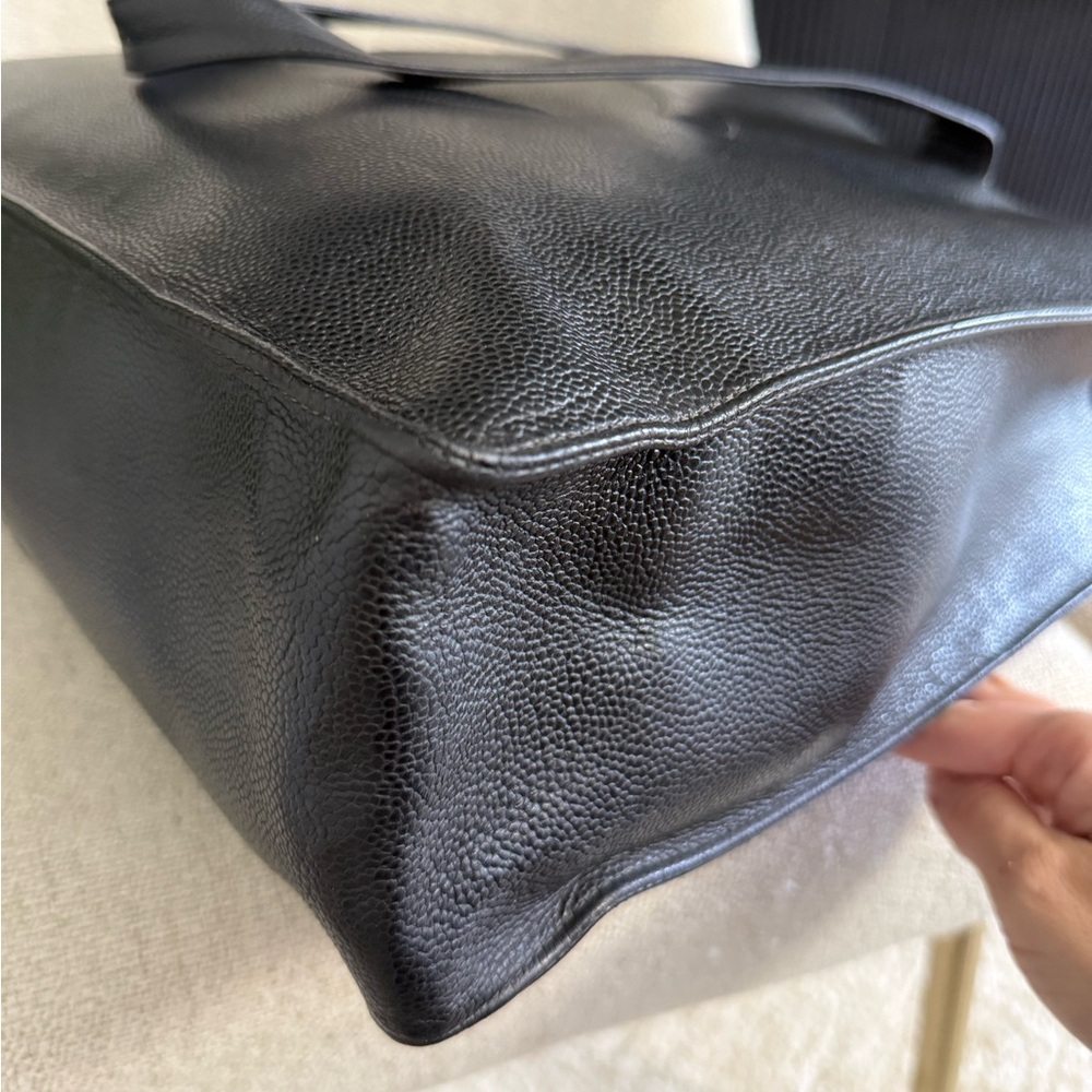 Authentic CHANEL large tote bag black leather - Picture 13 of 16